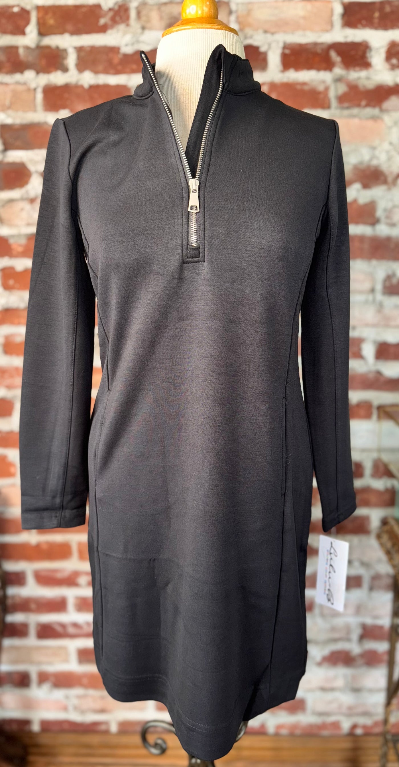 1/2 ZIP DRESS