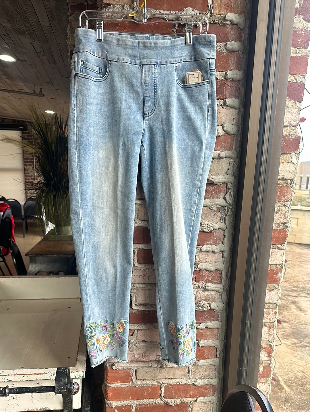 Embroidered Fray Crop Jean